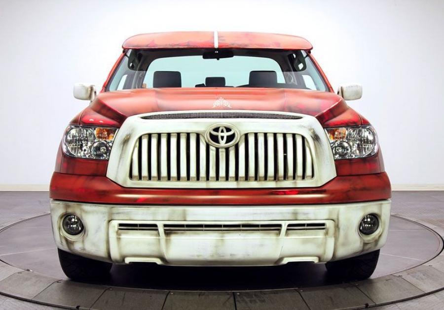  Toyota Tundra Custom by Clint Bowyer 2011 года  (фото 8 из 12)